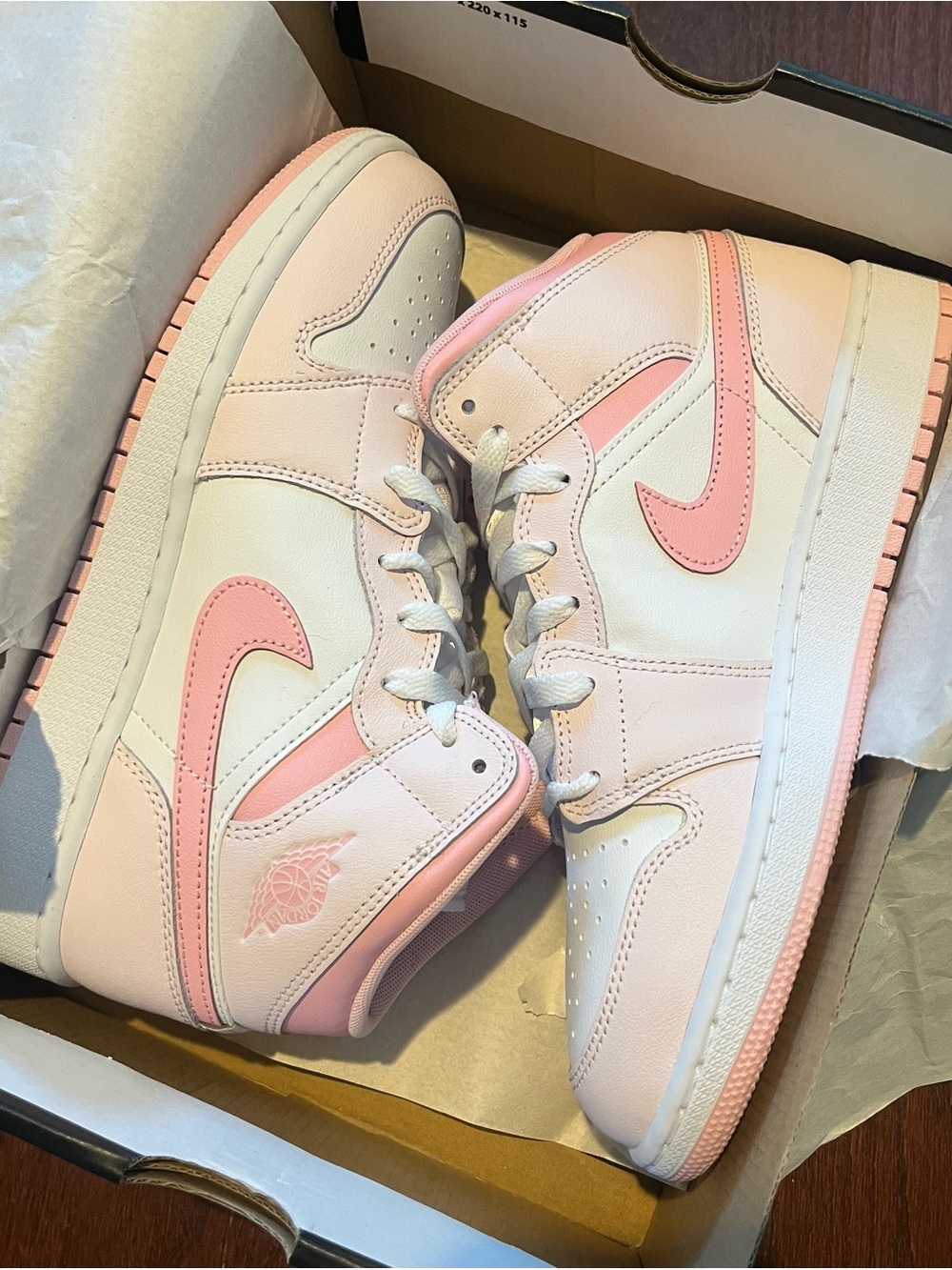 Air Jordan 1s - GS 🌸 - Picture 3 of 4